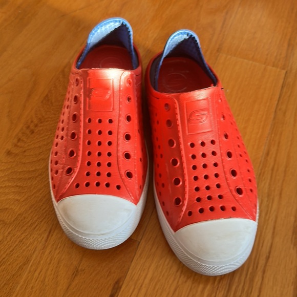 sketchers sandals - Picture 2 of 3